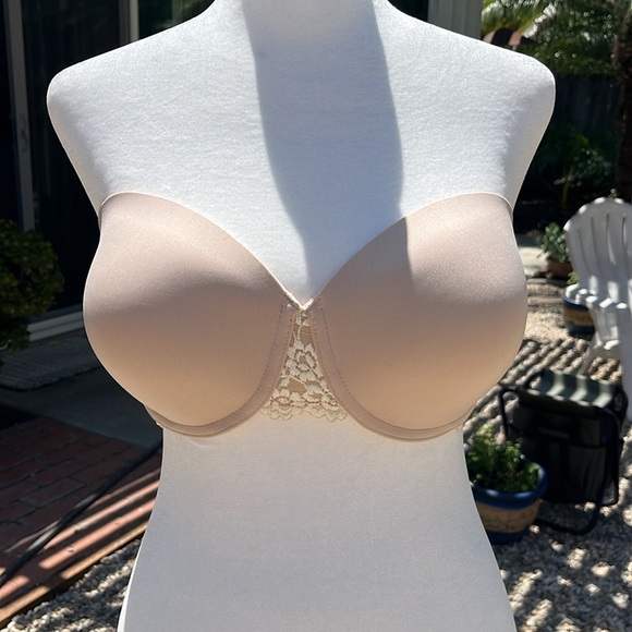 NWOT  Wacoal Strapless  Bra Tan and Creamy Lace Trim Beautiful Details 32 DD - Picture 1 of 9